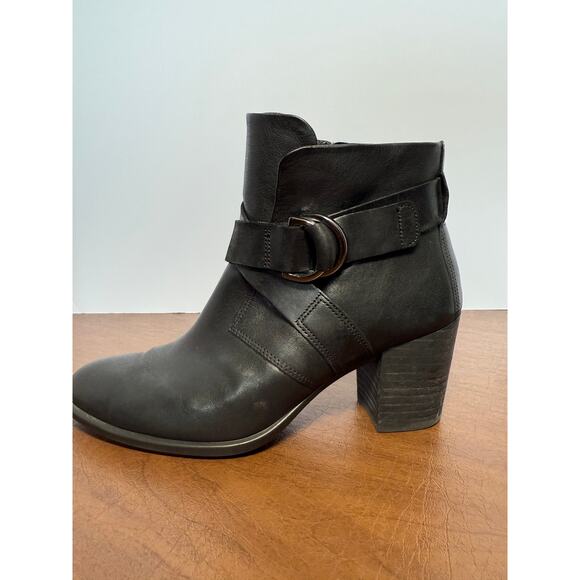 ECCO Black Leather Booties Buckle 7.5 New Modern Minimalist Block Heel - Picture 1 of 12